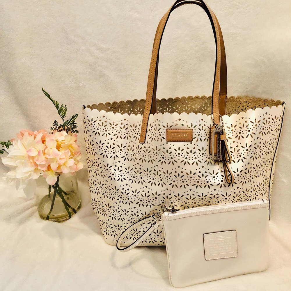 Coach Spring or Summer Tote Shoulder Bag